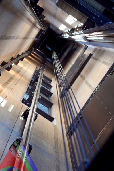 تحديث وتطوير المصاعد في السعودية